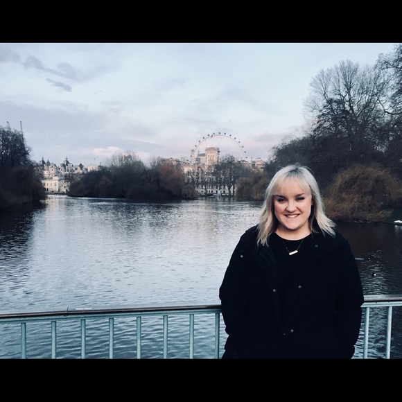 Meet your Posher, Sarah - Picture 1 of 1